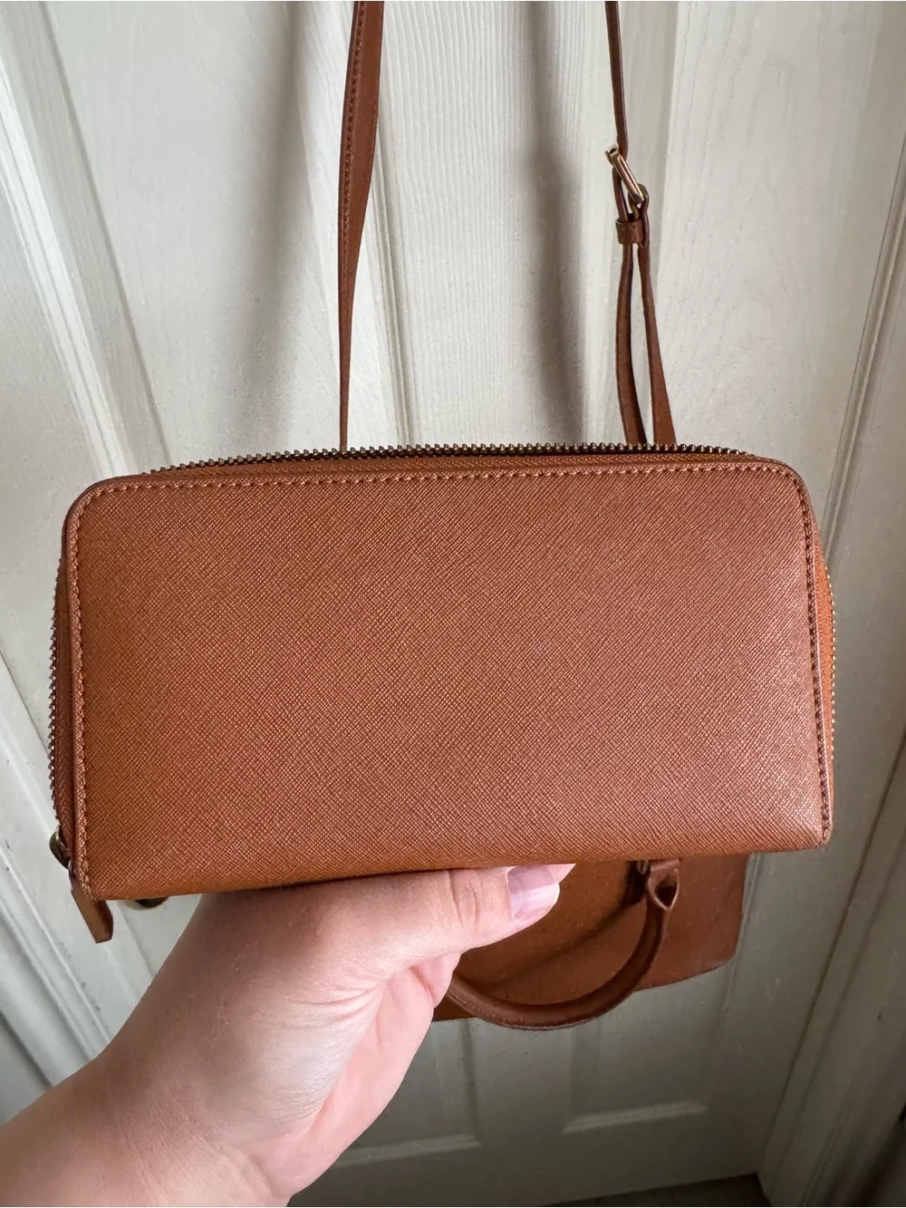 Tory Burch Zip Around Wallet